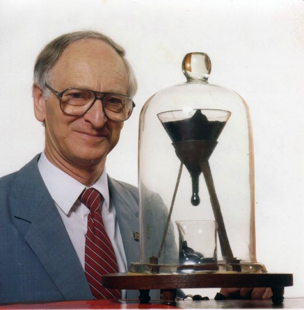 The Pitch Drop Experiment | School of Mathematics and Physics