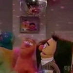 Bert & Ernie perform Ante Up by M.O.P (h/t @juliafallon)